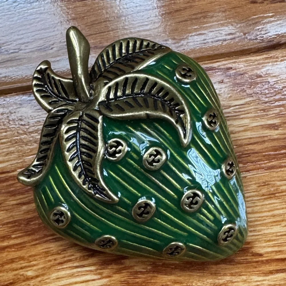 🍓 Vintage Style Green GF Strawberry Brooch | Gold Tone Pin
